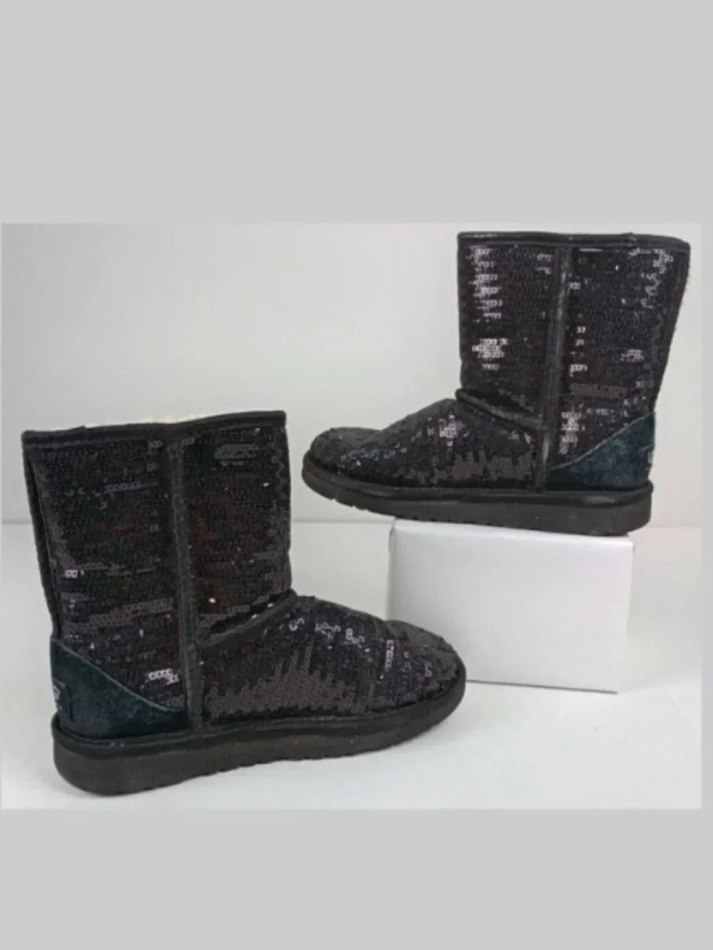 Ugg Australia‎ Classic Kid's Girl's Size 2 Fur Lined Black Sequined Boots